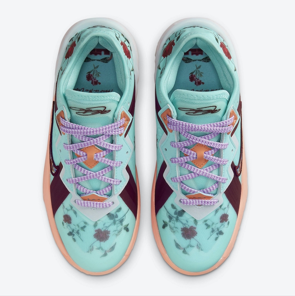 Nike LeBron 18 Low Youth - Picture 3 of 8